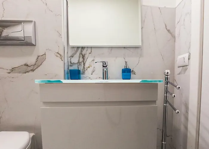 Milan Style Apartment - City Center شقة *