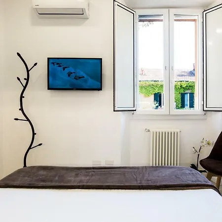 Milan Style Apartment - City Center 公寓