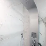 Milan Style Apartment - City Center Lägenhet