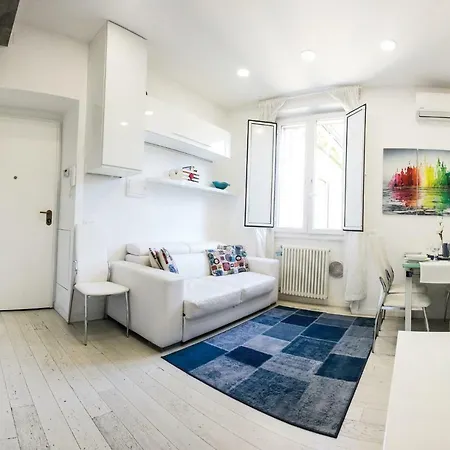 Apartament Milan Style Apartment - City Center