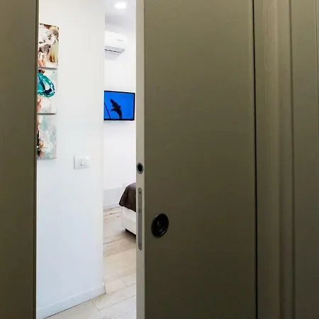 Milan Style Apartment - City Center Apartment *
