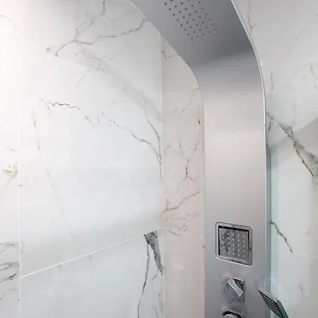 Milan Style Apartment - City Center Apartamento