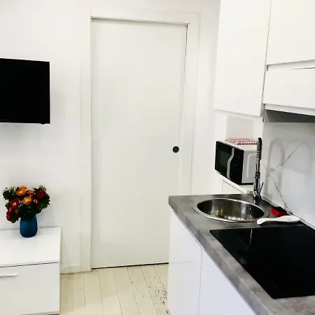 Milan Style Apartment - City Center * Milán
