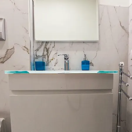 Milan Style Apartment - City Center Apartment *